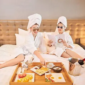 Golden Sun Hotel